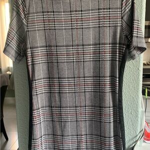 H&M Black and Red Plaid Short Sleeve Tee